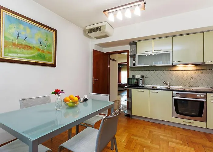 Хотел Europe 4*